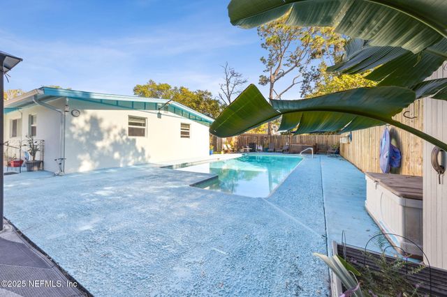 7428 SANDHURST Road S, Jacksonville, FL 32277