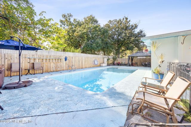 7428 SANDHURST Road S, Jacksonville, FL 32277