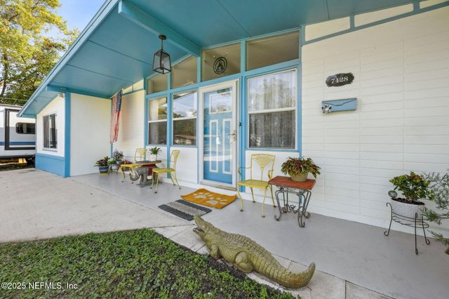 7428 SANDHURST Road S, Jacksonville, FL 32277