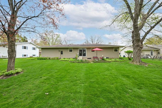 416 S Woodland Drive, Whitewater, WI 53190