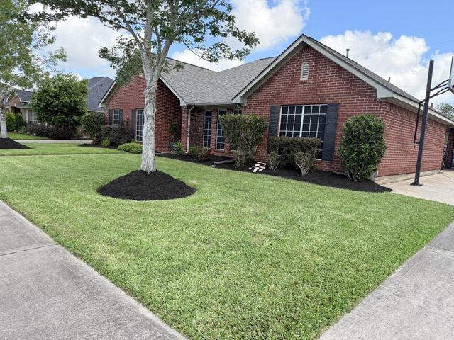 3530 Dry Creek Drive, Pasadena, TX 77505