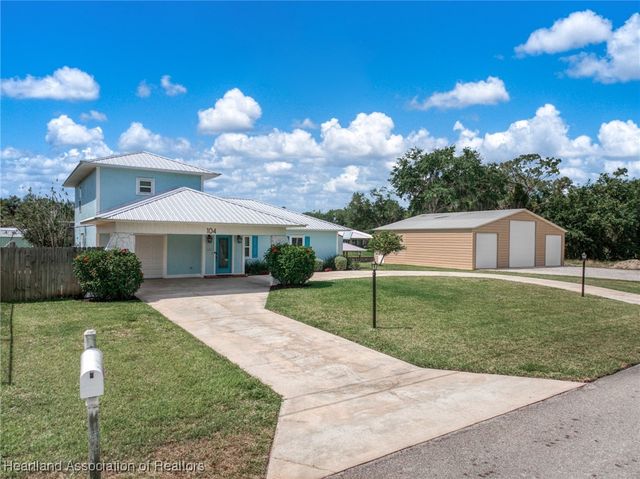 104 Happiness Avenue, Lake Placid, FL 33852