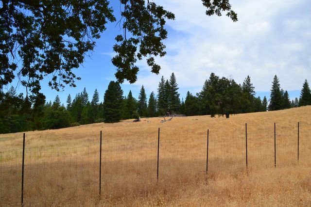 8600 Lodestone Rd, Somerset, CA 95684