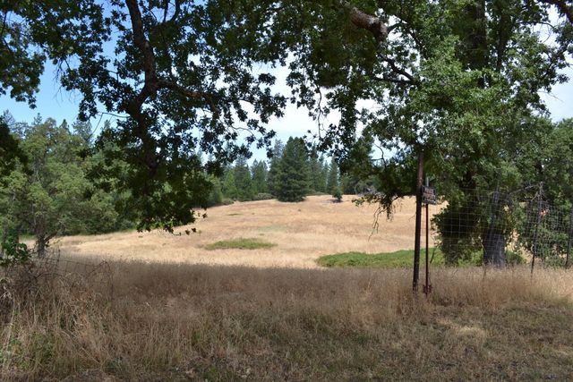 8600 Lodestone Rd, Somerset, CA 95684