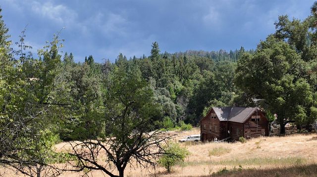 8600 Lodestone Rd, Somerset, CA 95684