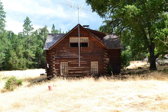 8600 Lodestone Rd, Somerset, CA 95684