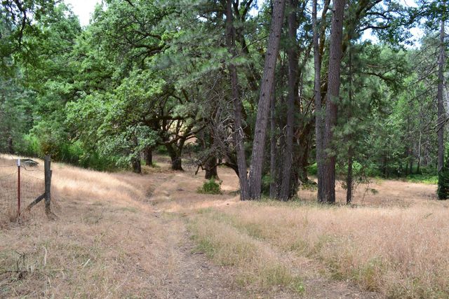 8600 Lodestone Rd, Somerset, CA 95684