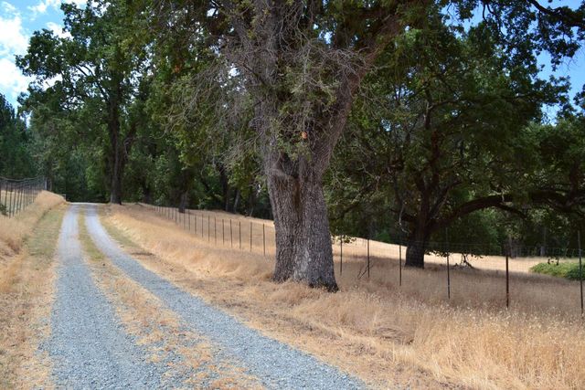 8600 Lodestone Rd, Somerset, CA 95684
