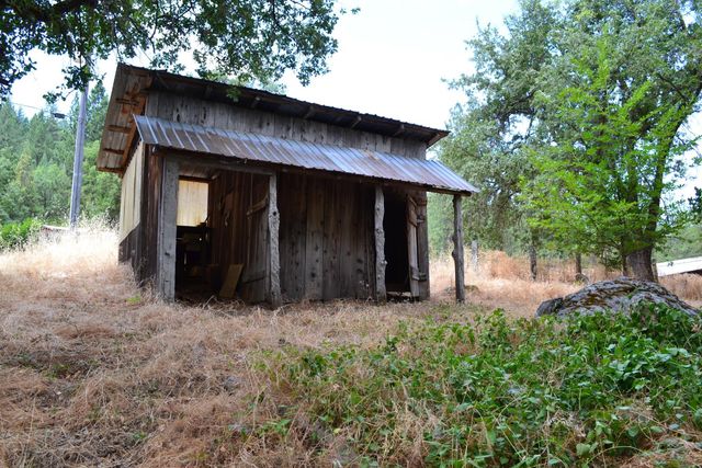 8600 Lodestone Rd, Somerset, CA 95684