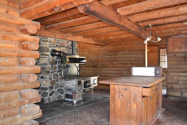 8600 Lodestone Rd, Somerset, CA 95684