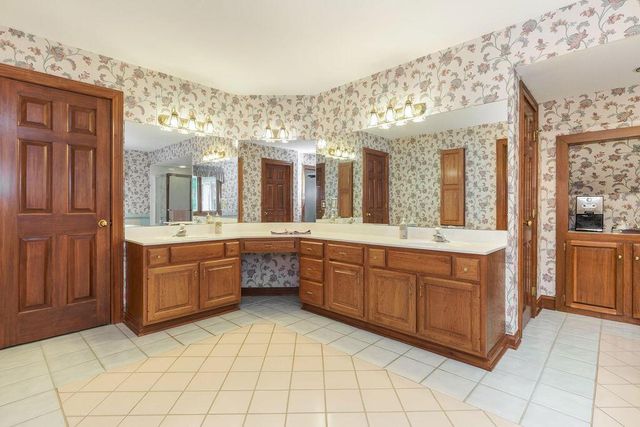 5864 Tarton Circle N, Dublin, OH 43017