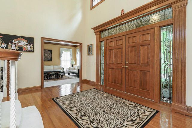 5864 Tarton Circle N, Dublin, OH 43017
