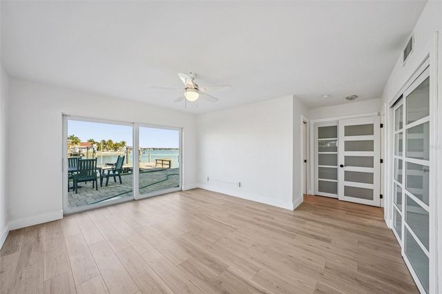 11055 6TH STREET E, Treasure Island, FL 33706