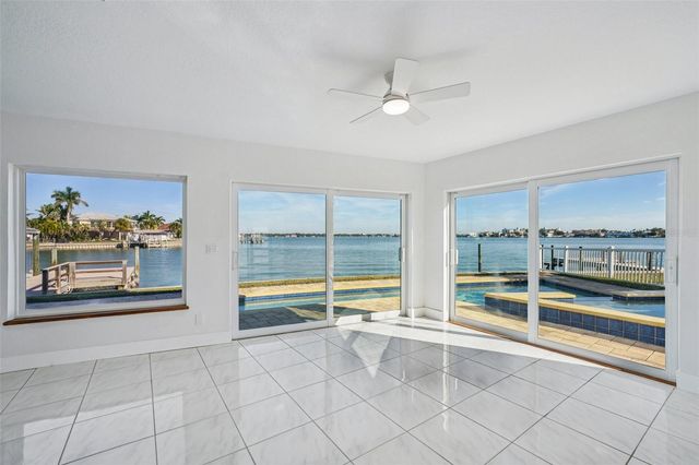 11055 6TH STREET E, Treasure Island, FL 33706