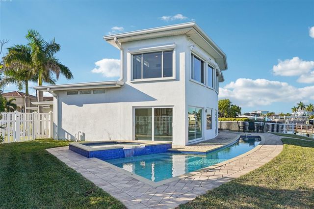 11055 6TH STREET E, Treasure Island, FL 33706