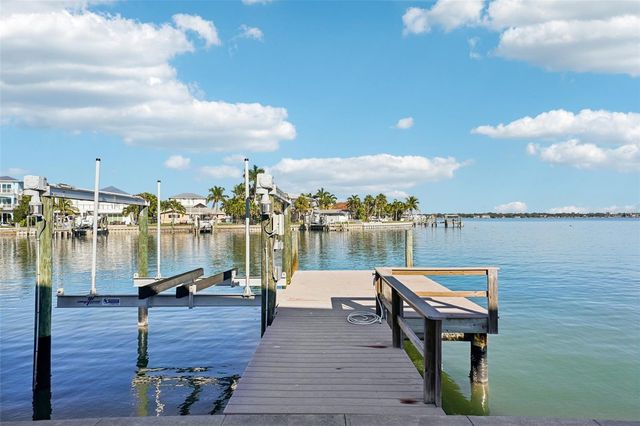 11055 6TH STREET E, Treasure Island, FL 33706