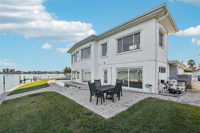 11055 6TH STREET E, Treasure Island, FL 33706