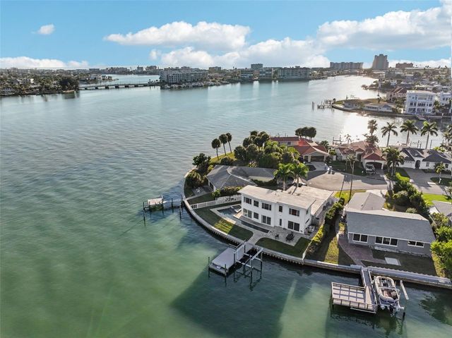 11055 6TH STREET E, Treasure Island, FL 33706