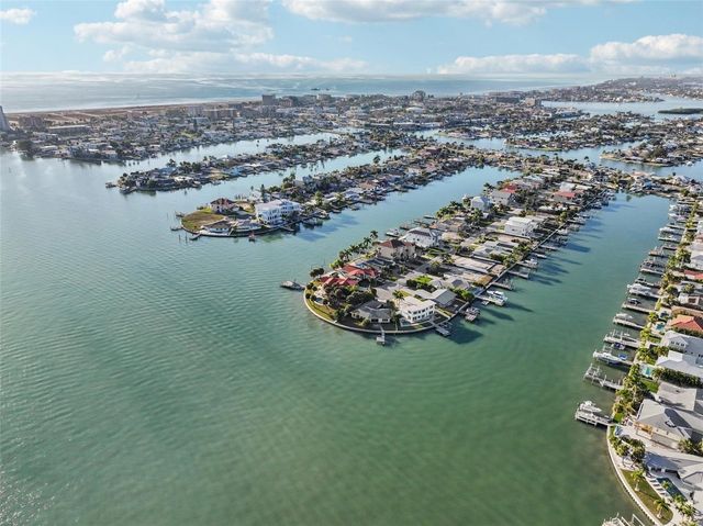 11055 6TH STREET E, Treasure Island, FL 33706