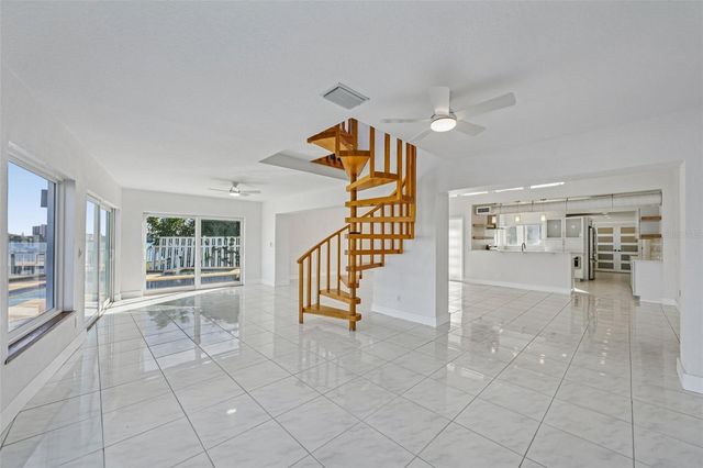 11055 6TH STREET E, Treasure Island, FL 33706