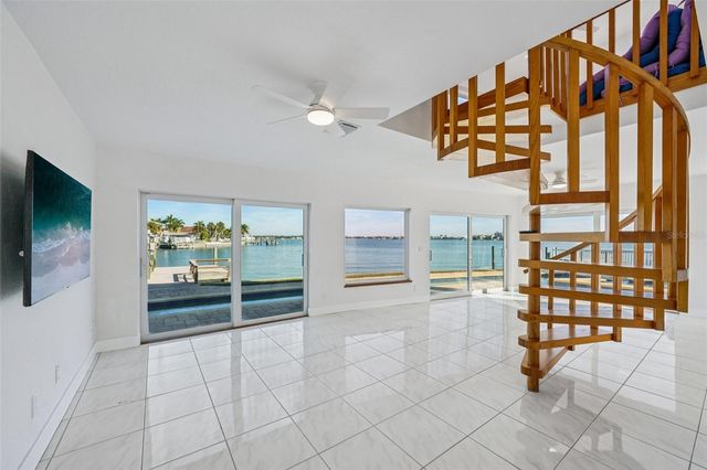 11055 6TH STREET E, Treasure Island, FL 33706