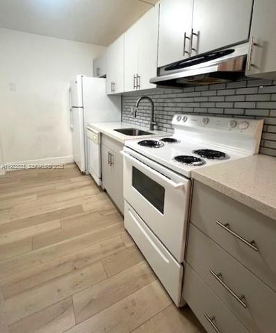 1251 NE 108th St 103, Miami, FL 33161