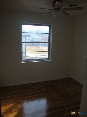 205 E Voelter, Killeen, TX 76541