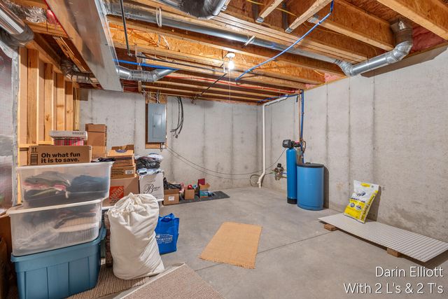 1015 Grosvenor Drive Unit 4, Greenville, MI 48838