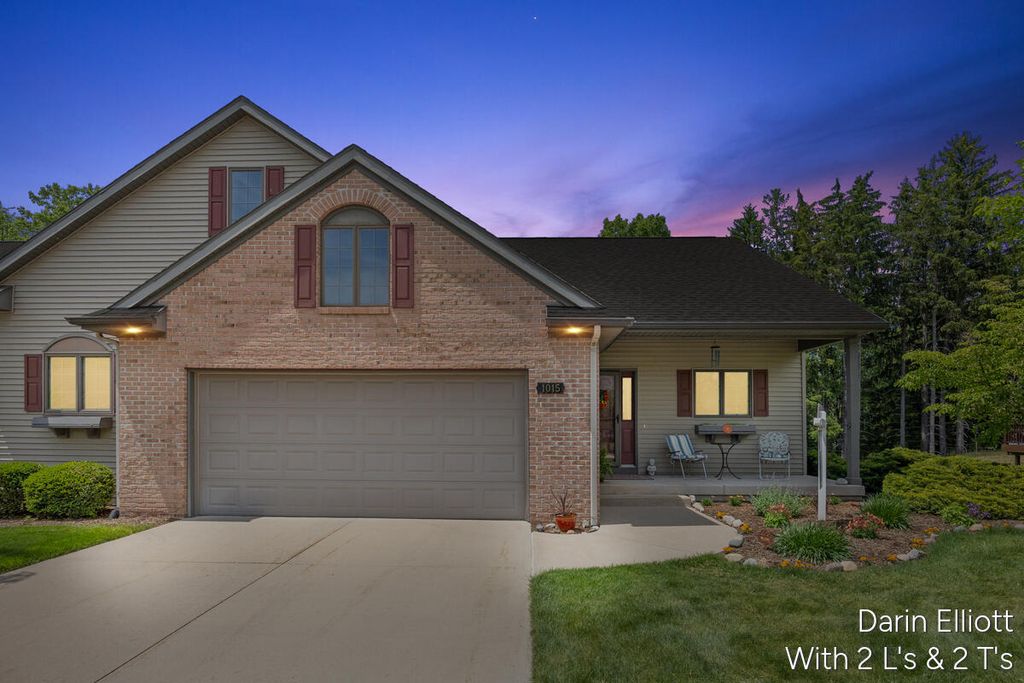 1015 Grosvenor Drive Unit 4, Greenville, MI 48838