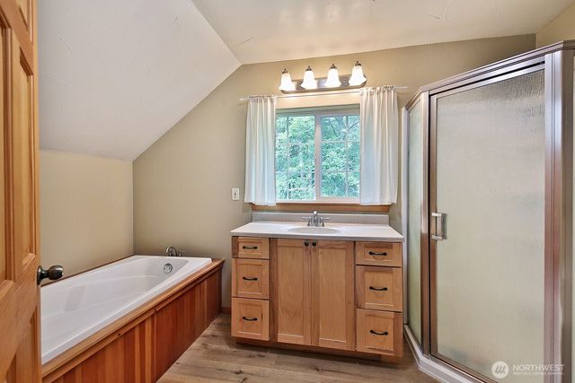 6939 Old Wagon Road, Clinton, WA 98236