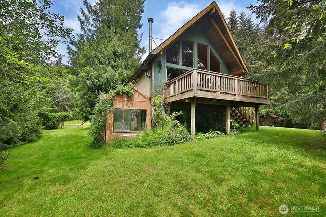 6939 Old Wagon Road, Clinton, WA 98236