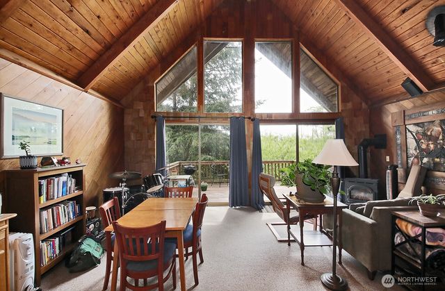 6939 Old Wagon Road, Clinton, WA 98236