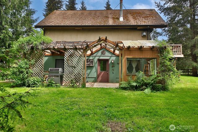 6939 Old Wagon Road, Clinton, WA 98236