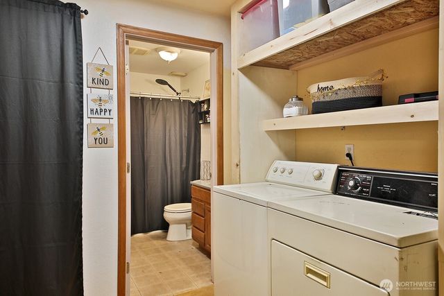 6939 Old Wagon Road, Clinton, WA 98236