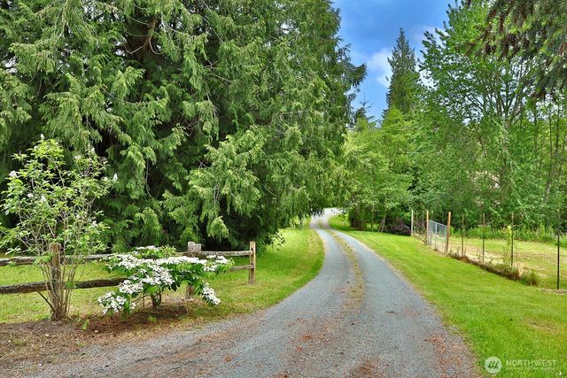 6939 Old Wagon Road, Clinton, WA 98236