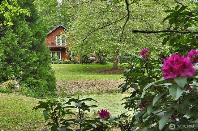 6939 Old Wagon Road, Clinton, WA 98236