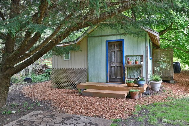 6939 Old Wagon Road, Clinton, WA 98236