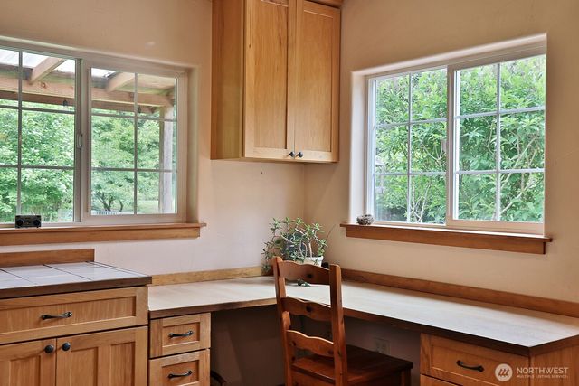 6939 Old Wagon Road, Clinton, WA 98236