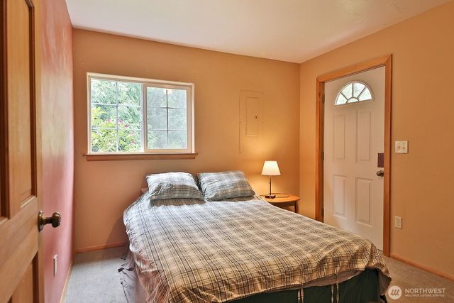 6939 Old Wagon Road, Clinton, WA 98236