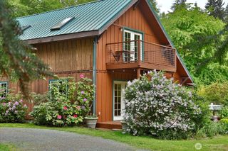 6939 Old Wagon Road, Clinton, WA 98236