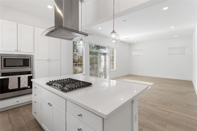 7702 West Side Villas Lane, Houston, TX 77055