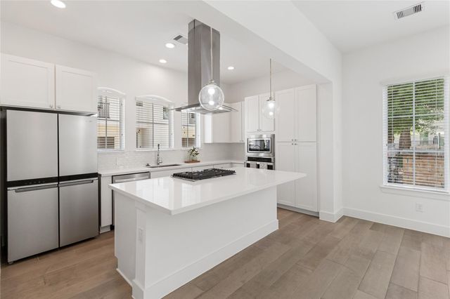 7702 West Side Villas Lane, Houston, TX 77055