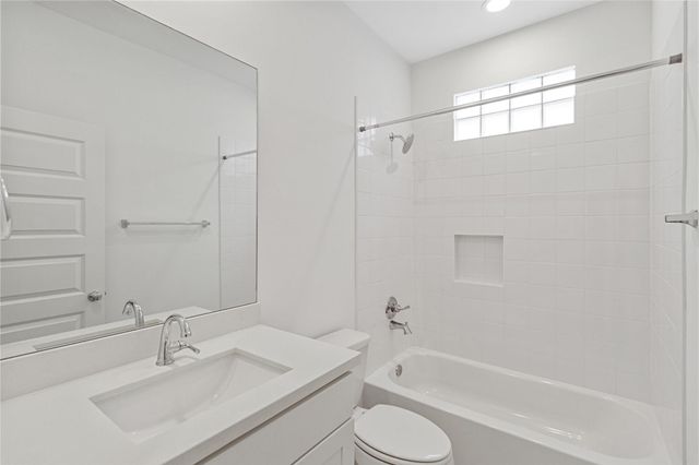 7702 West Side Villas Lane, Houston, TX 77055