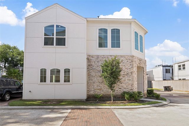 7702 West Side Villas Lane, Houston, TX 77055