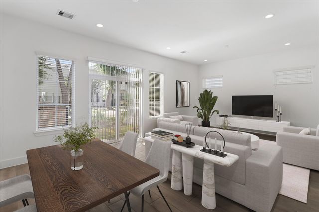 7702 West Side Villas Lane, Houston, TX 77055