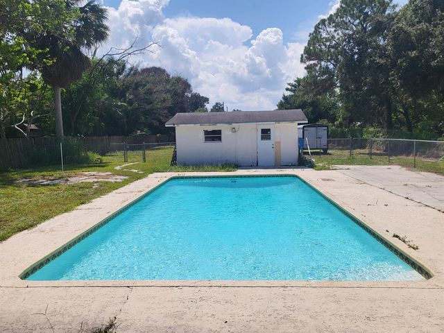 5011 S 2ND Street S, Fort Pierce, FL 34982
