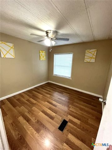 5576 Helm Lane, Temple, TX 76502
