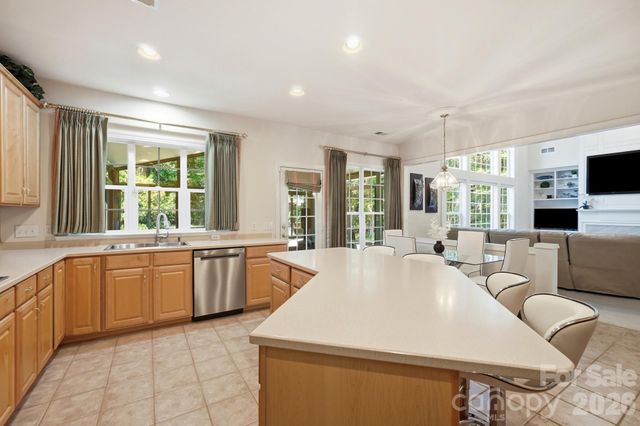 4814 King Arthur Drive, Charlotte, NC 28277