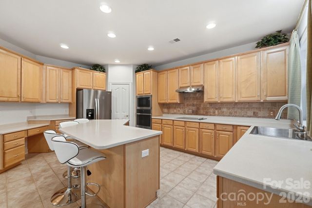 4814 King Arthur Drive, Charlotte, NC 28277