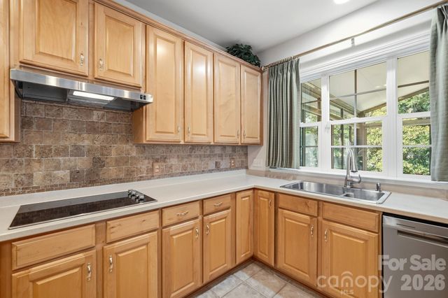 4814 King Arthur Drive, Charlotte, NC 28277